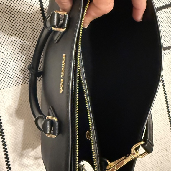 Micheal Kors satchel - Picture 5 of 8